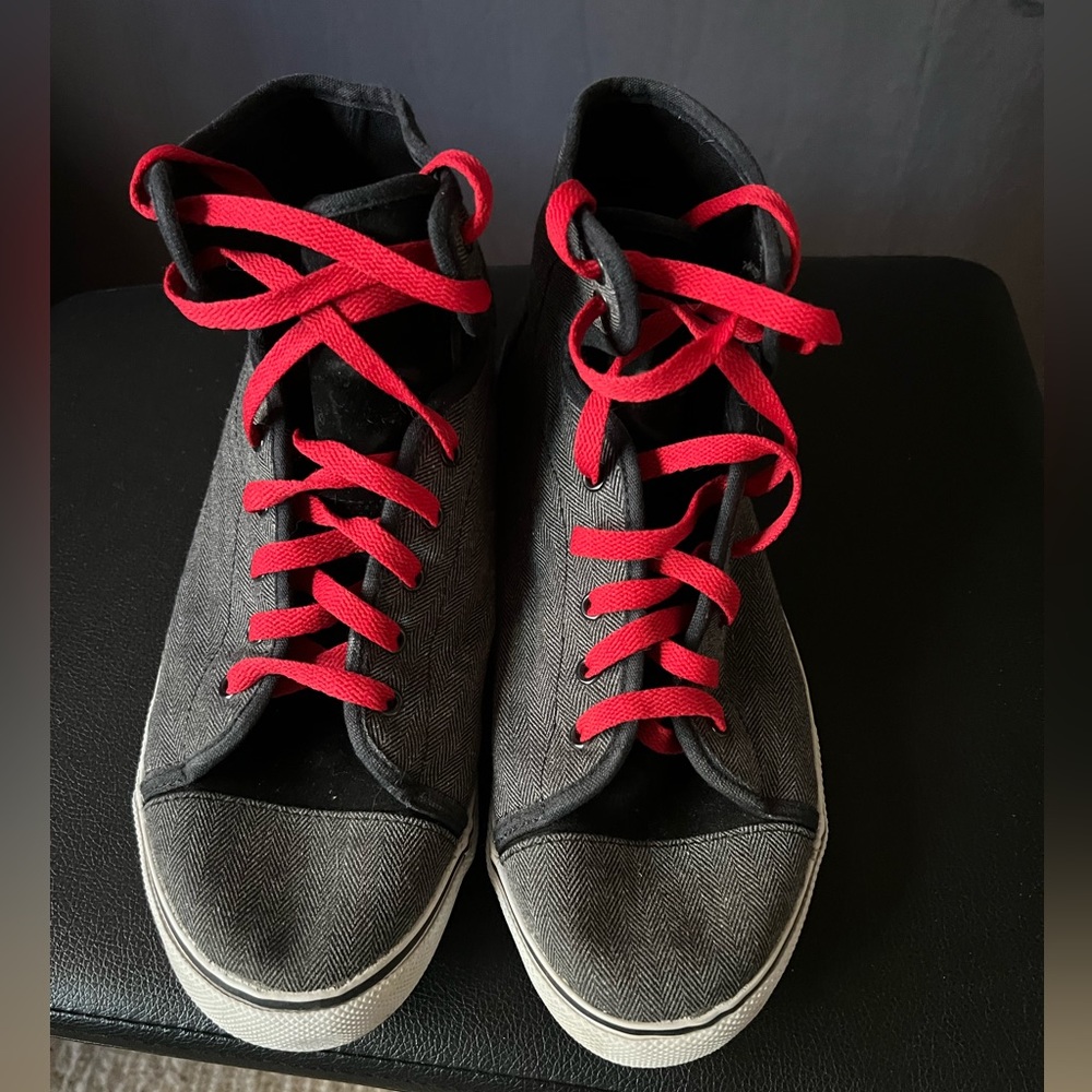 Airwalk shoes size 9.5